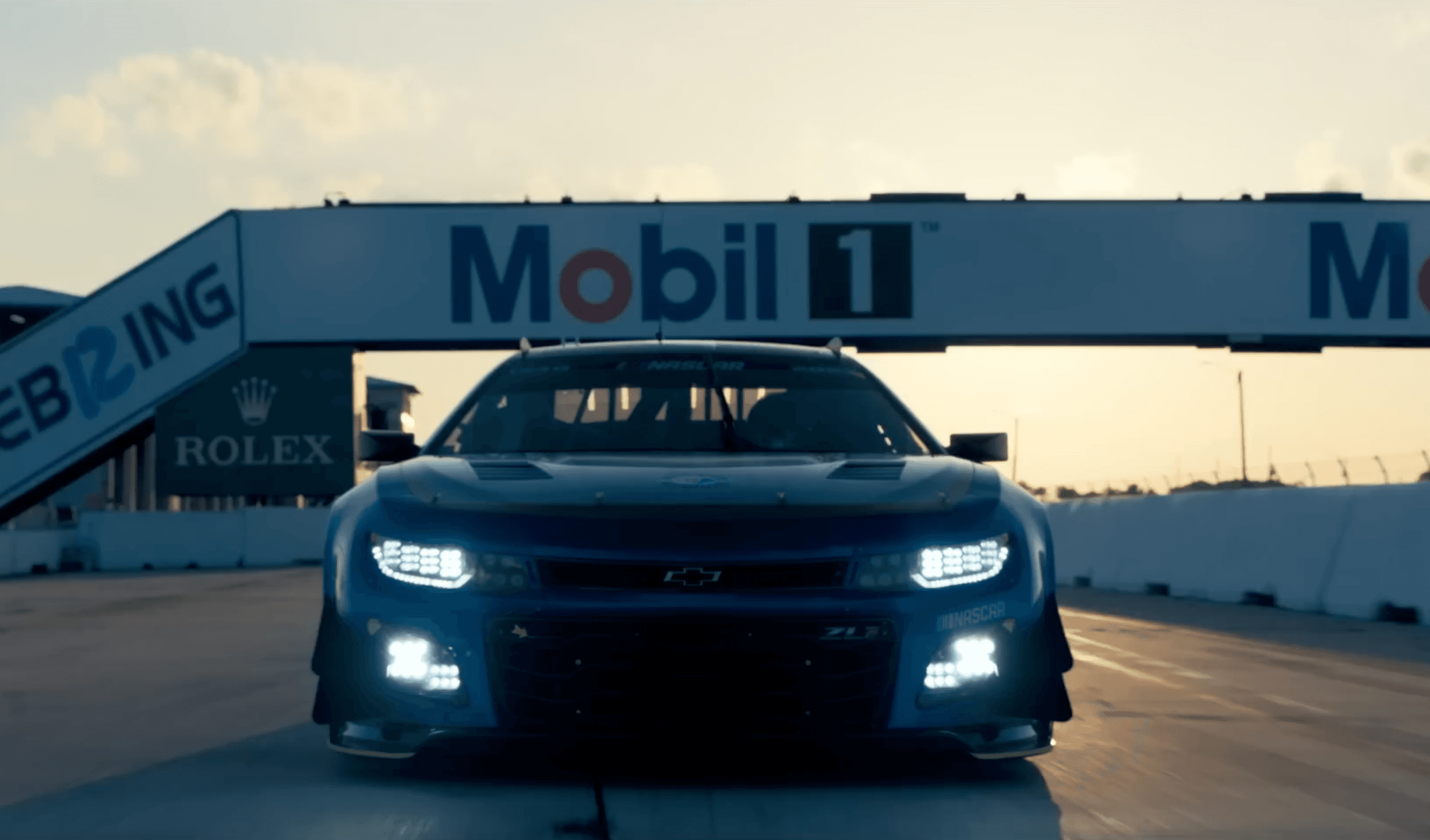 AMERICAN THUNDER - NASCAR TO LE MANS - DOCUMENTARY
